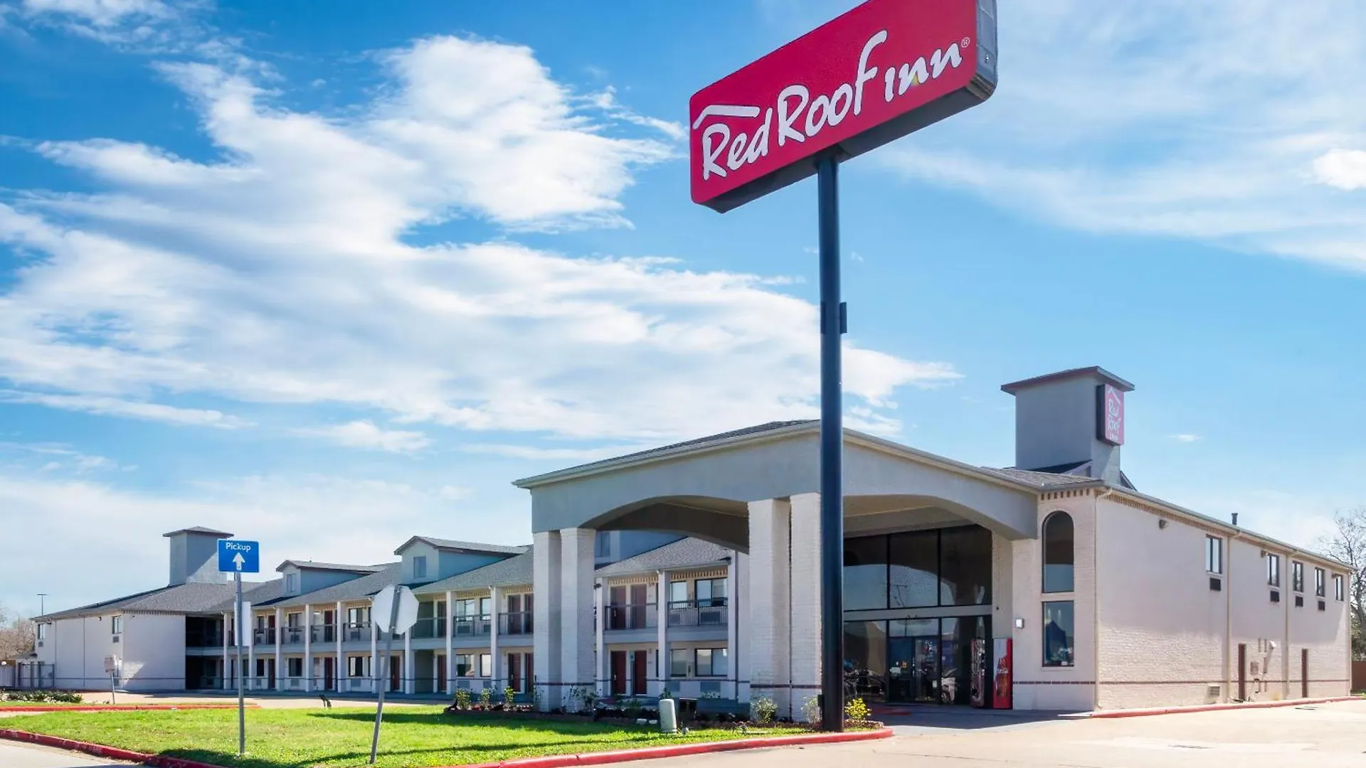 Where to Stay in Southwest Houston: 4 Best 3-Star Hotels