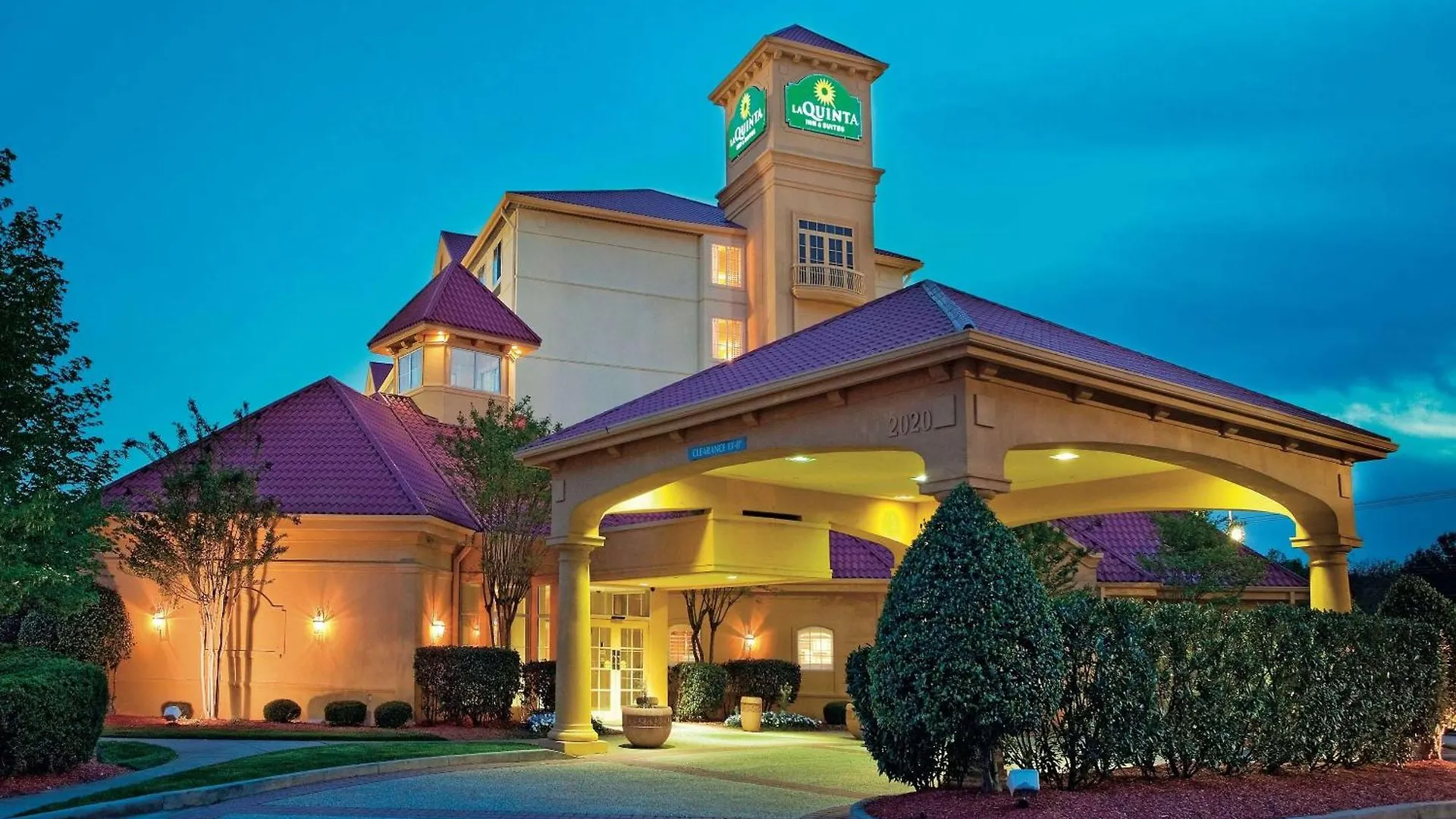 Staying Near Amos Cottage Rehab Hospital: 4 Business Hotels Compared