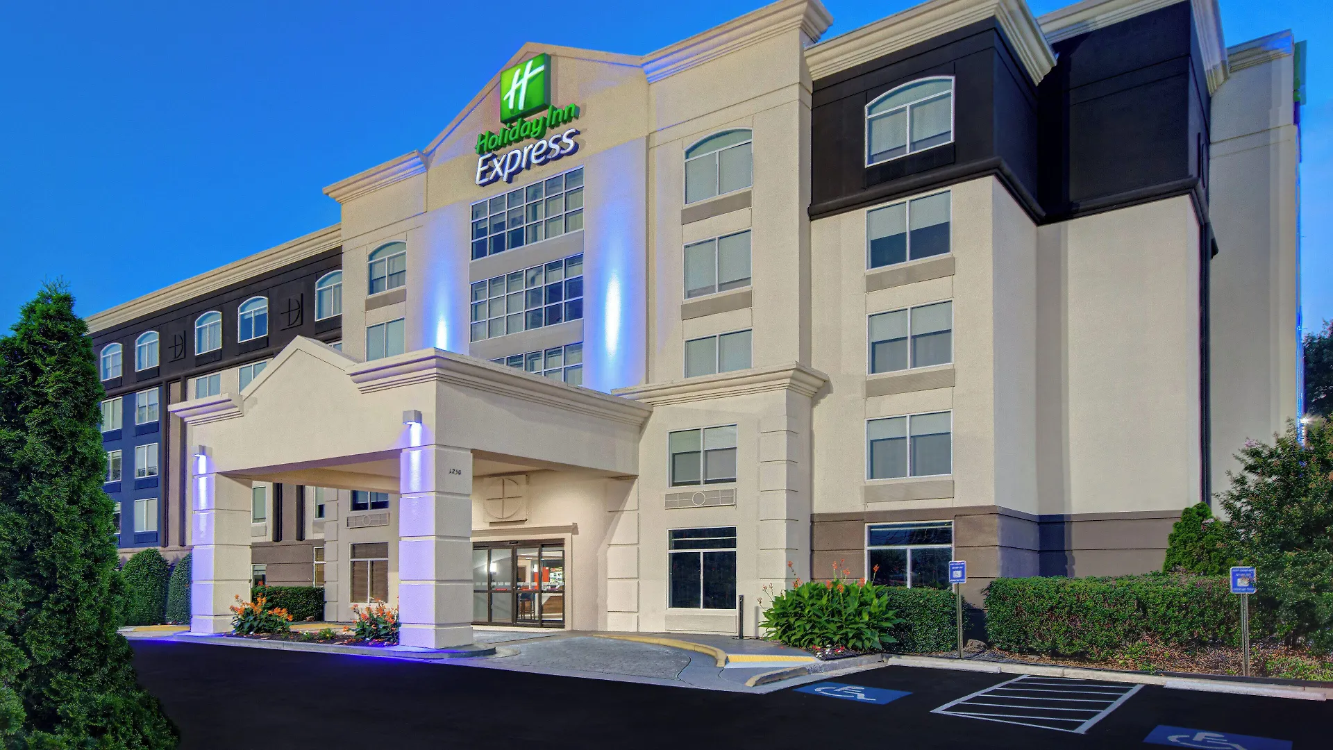 2 Smart Business Hotels Near Loehmanns Plaza Worth Booking