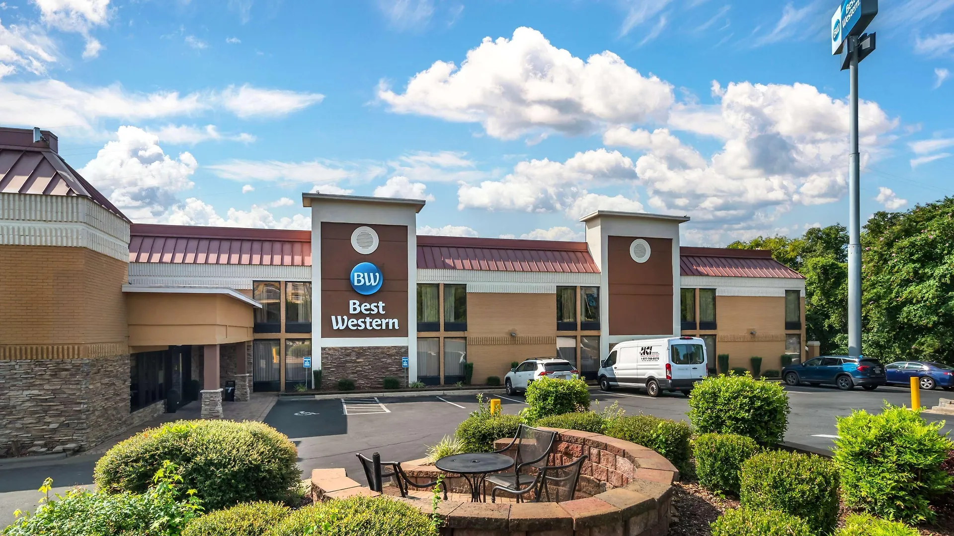 Where to Stay Near Belmont Abbey College: 5 Business Hotels